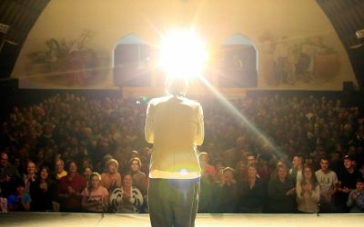 SALA MARE A CRISTIANULUI, o scenă cu poarta larg deschisă